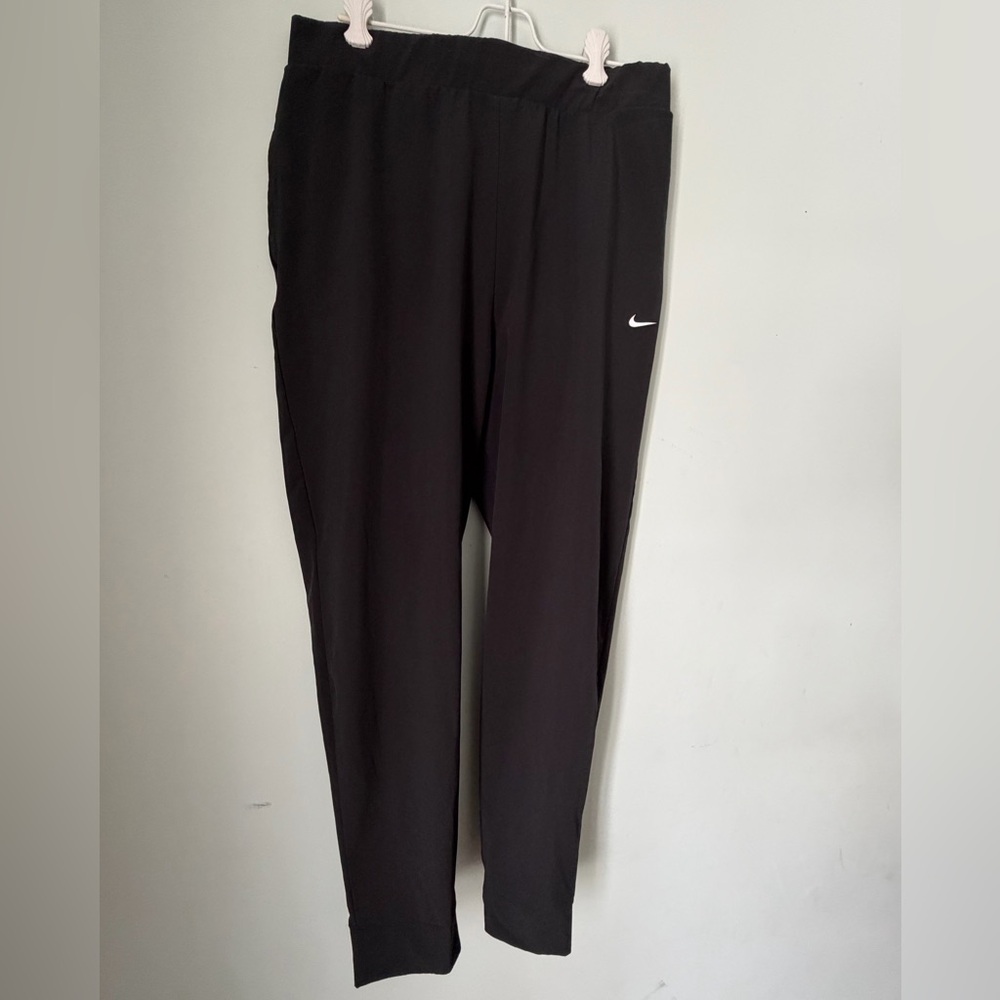Nike Dri-FIT Black Athletic Pants Size L Cropped Ankle